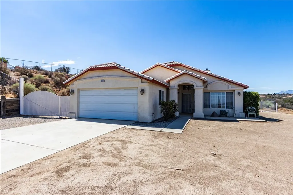 7170 Joshua, Oak Hills, California 92344 home-pic-15