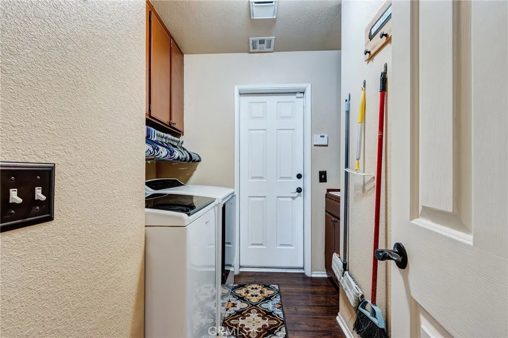 7170 Joshua, Oak Hills, California 92344 home-pic-44