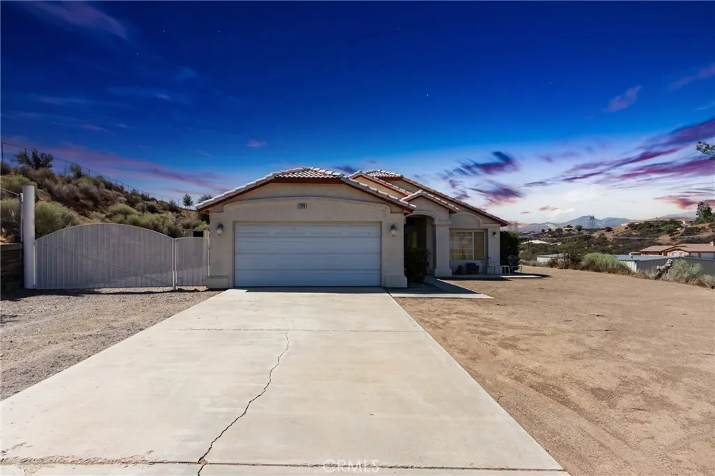 7170 Joshua, Oak Hills, California 92344 home-pic-13