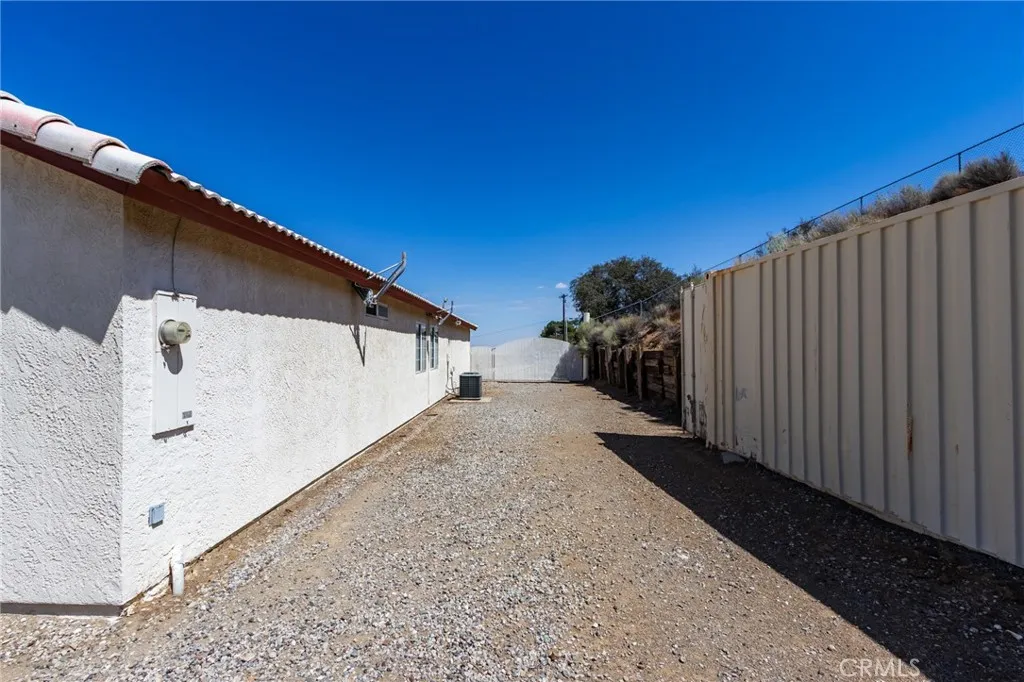 7170 Joshua, Oak Hills, California 92344 home-pic-55