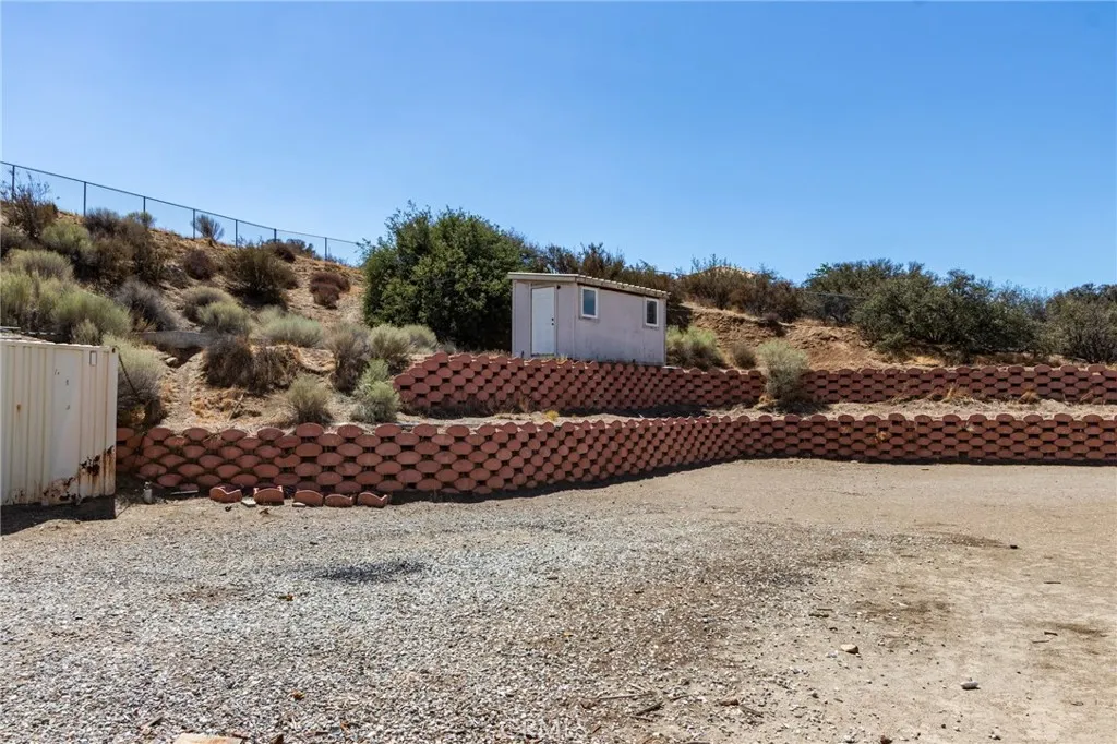 7170 Joshua, Oak Hills, California 92344 home-pic-53