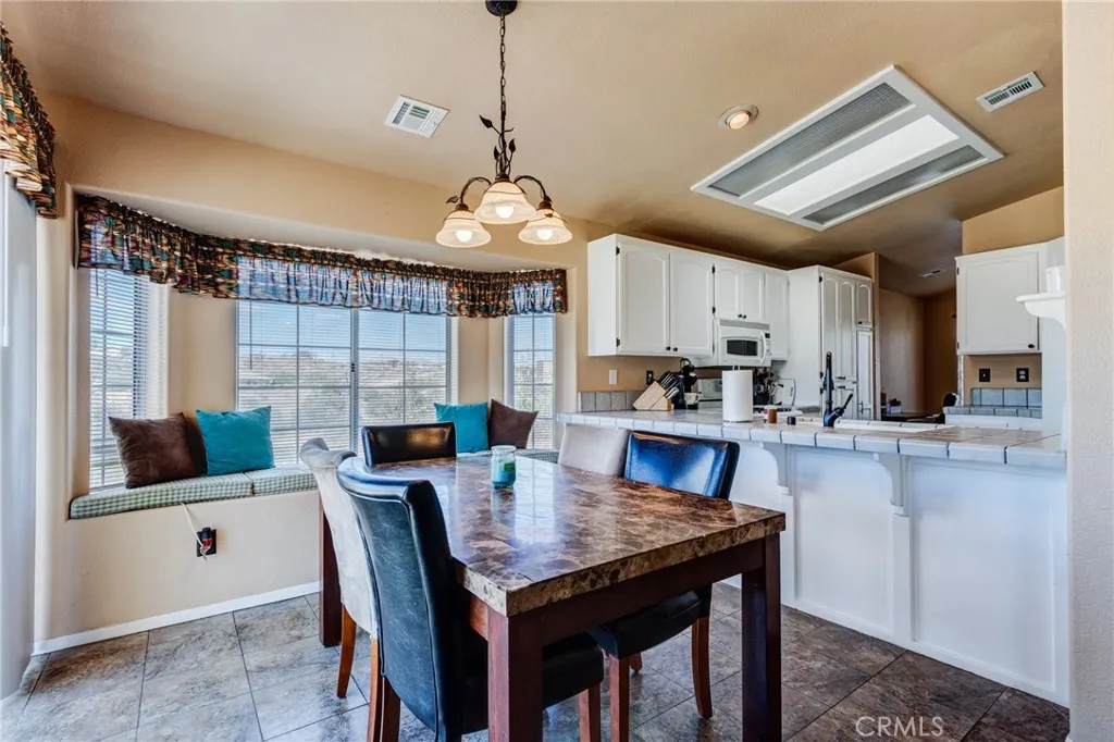 7170 Joshua, Oak Hills, California 92344 home-pic-26