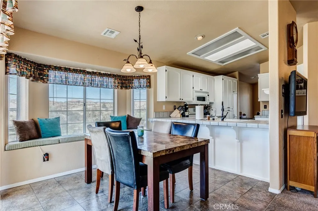 7170 Joshua, Oak Hills, California 92344 home-pic-33