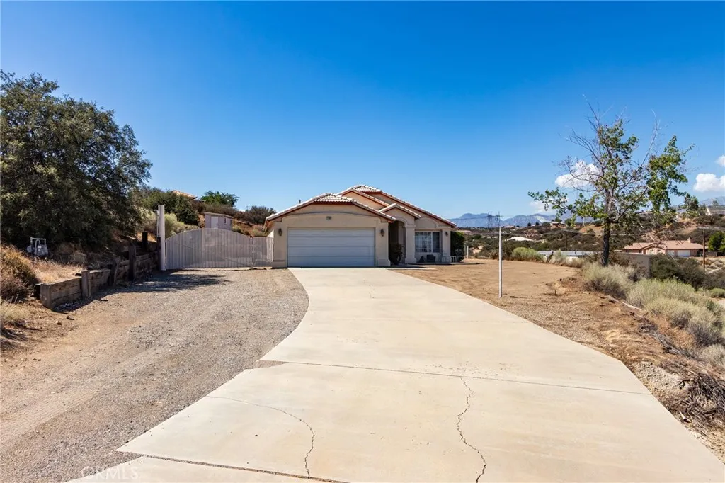 7170 Joshua, Oak Hills, California 92344 home-pic-12