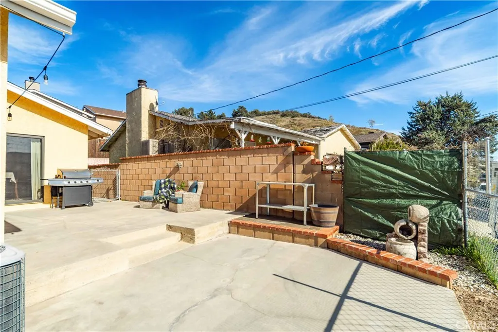 43230 Lookabout Rd, Lake Hughes, California 93532 home-pic-27