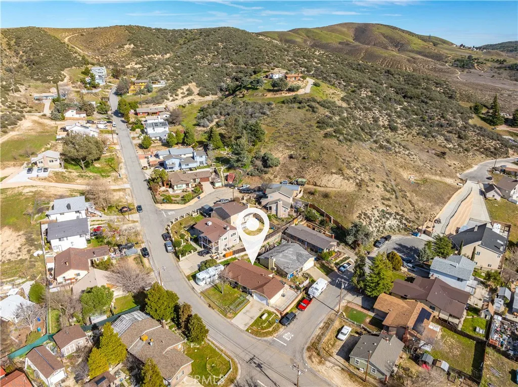 43230 Lookabout Rd, Lake Hughes, California 93532 home-pic-33