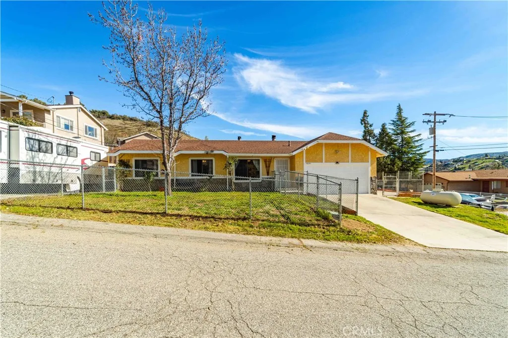 43230 Lookabout Rd, Lake Hughes, California 93532 home-pic-3