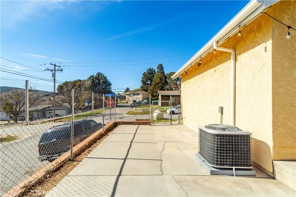 43230 Lookabout Rd, Lake Hughes, California 93532 home-pic-29