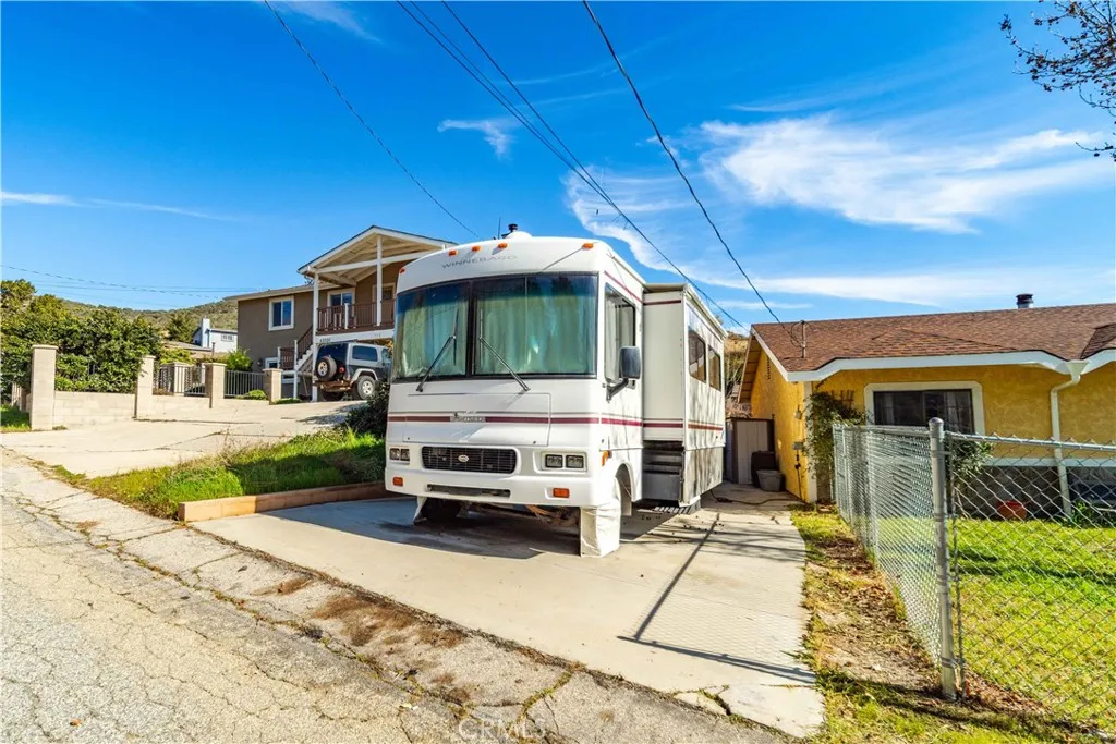43230 Lookabout Rd, Lake Hughes, California 93532 home-pic-32