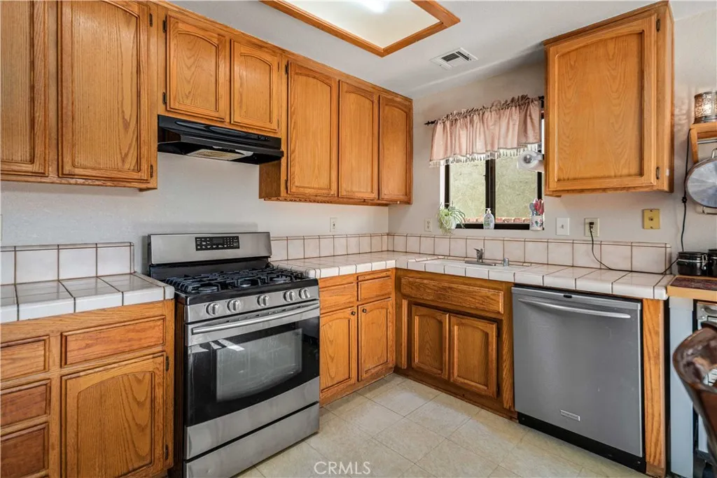 43230 Lookabout Rd, Lake Hughes, California 93532 home-pic-8
