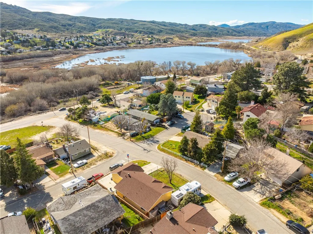43230 Lookabout Rd, Lake Hughes, California 93532 home-pic-35
