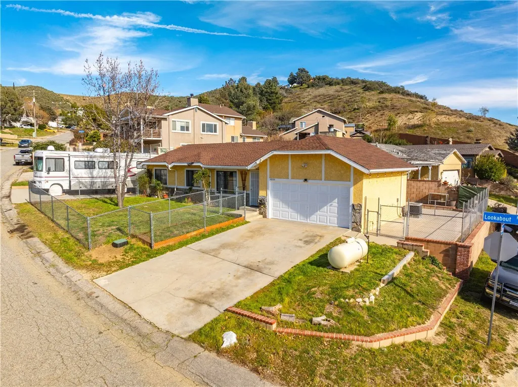 43230 Lookabout Rd, Lake Hughes, California 93532 home-pic-2