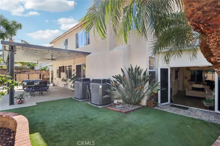 2527 Waterfall Ln, Corona, California 92882