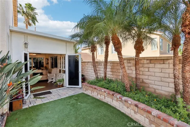 2527 Waterfall Ln, Corona, California 92882