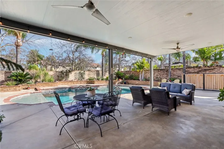 2527 Waterfall Ln, Corona, California 92882