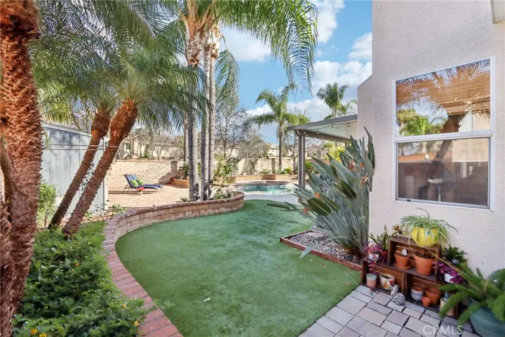 2527 Waterfall Ln, Corona, California 92882