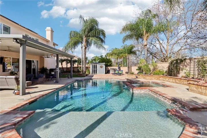 2527 Waterfall Ln, Corona, California 92882