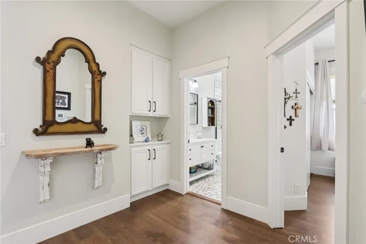 2527 Waterfall Ln, Corona, California 92882
