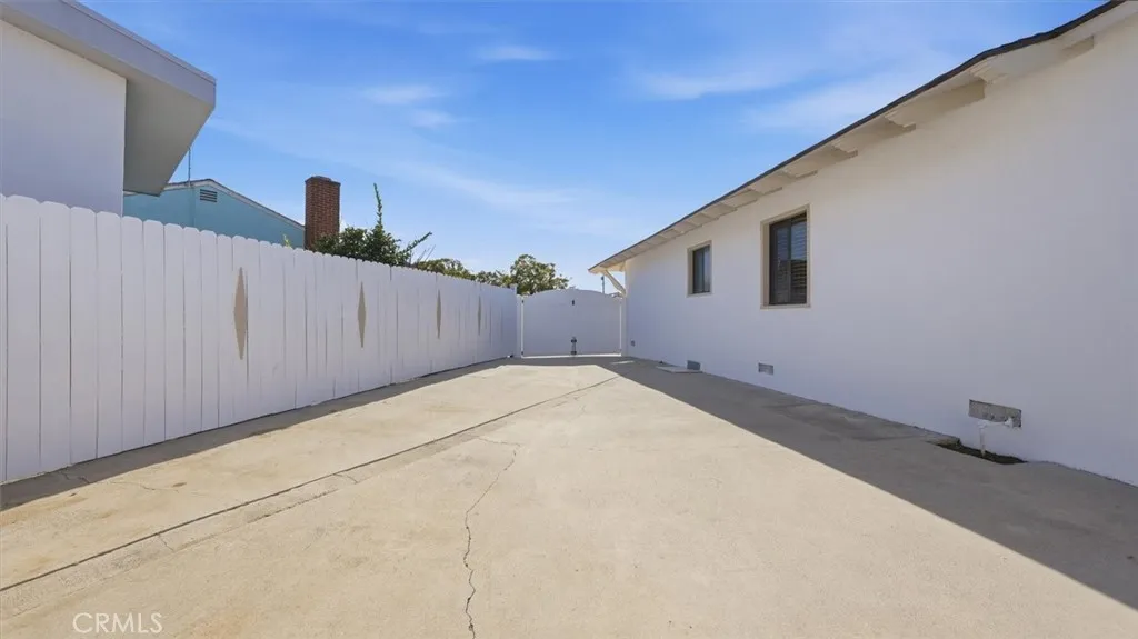 2505 W 168th W, Torrance, California 90504 home-pic-36