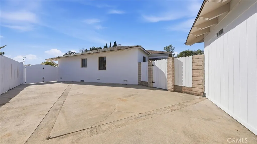 2505 W 168th W, Torrance, California 90504 home-pic-35