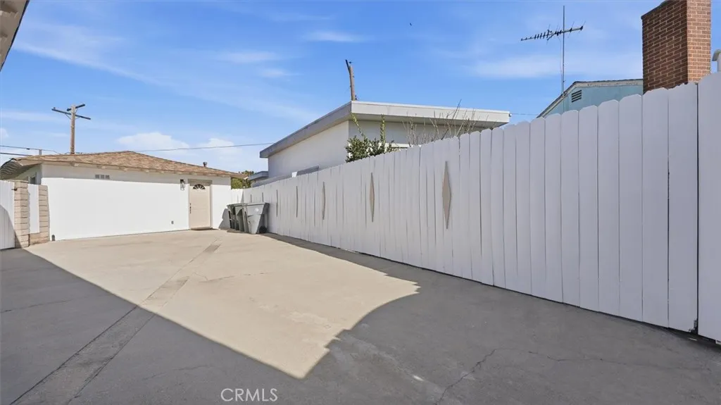2505 W 168th W, Torrance, California 90504 home-pic-37