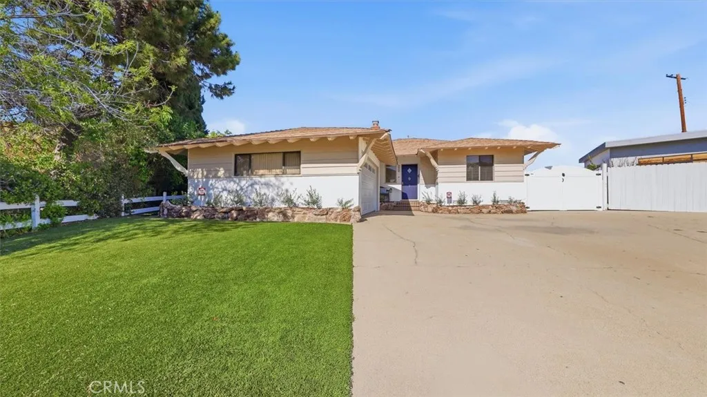 2505 W 168th W, Torrance, California 90504 home-pic-3