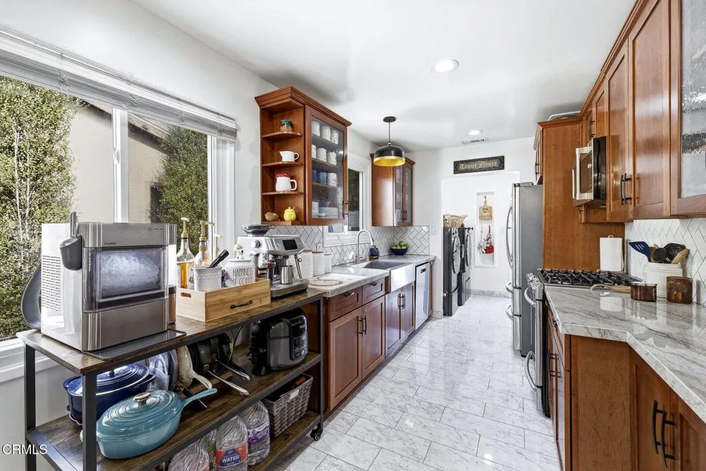 732 Lemon Grove Avenue, Ventura, California 93003 home-pic-8