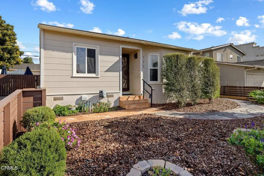 732 Lemon Grove Avenue, Ventura, California 93003 home-pic-24
