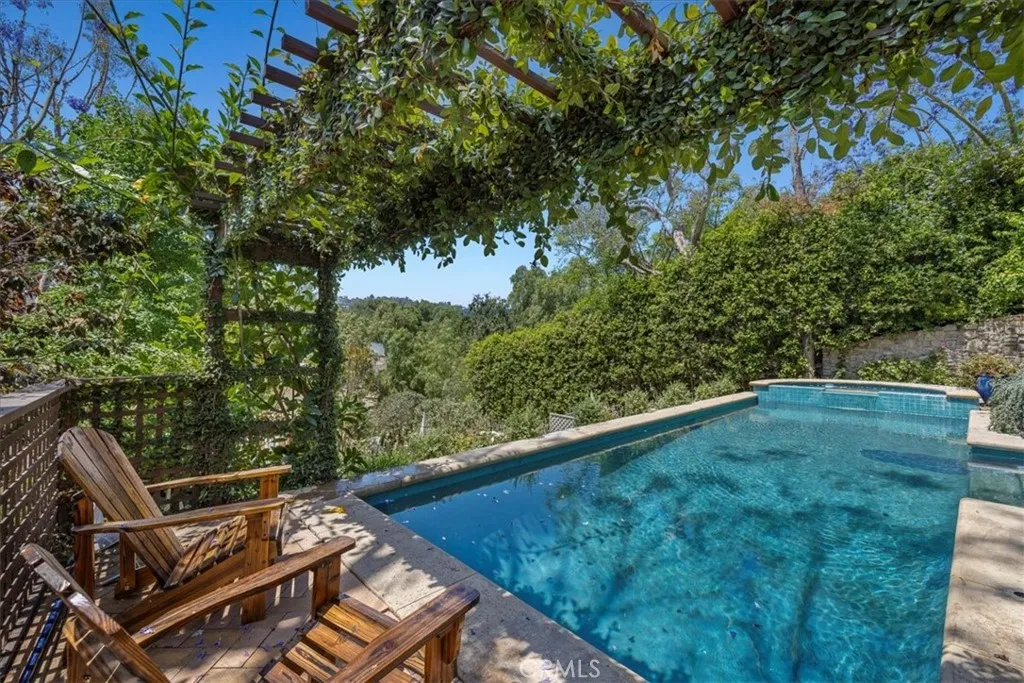 79 Dapplegray Lane, Palos Verdes Estates, California 90274 home-pic-40
