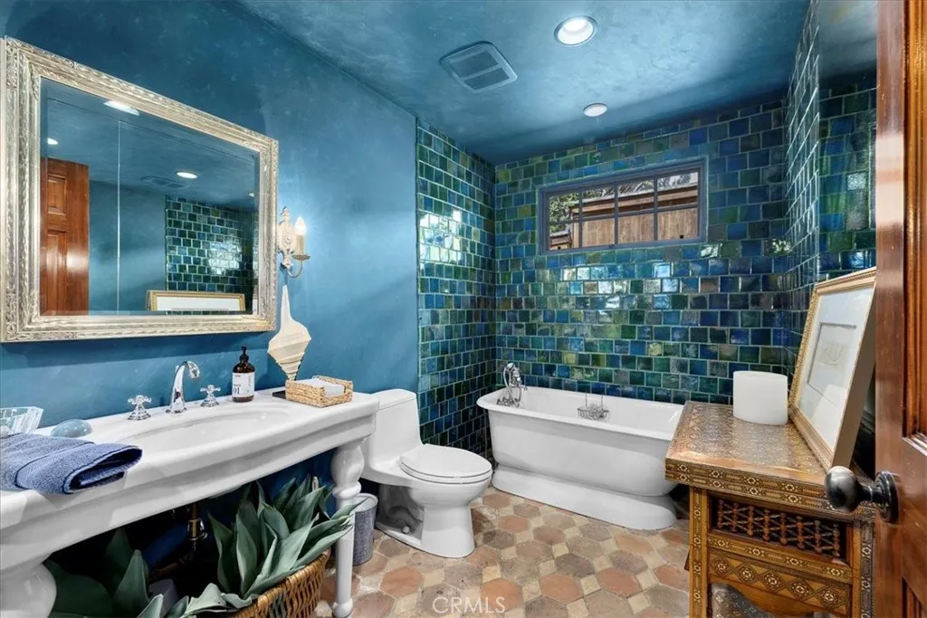 79 Dapplegray Lane, Palos Verdes Estates, California 90274 home-pic-5