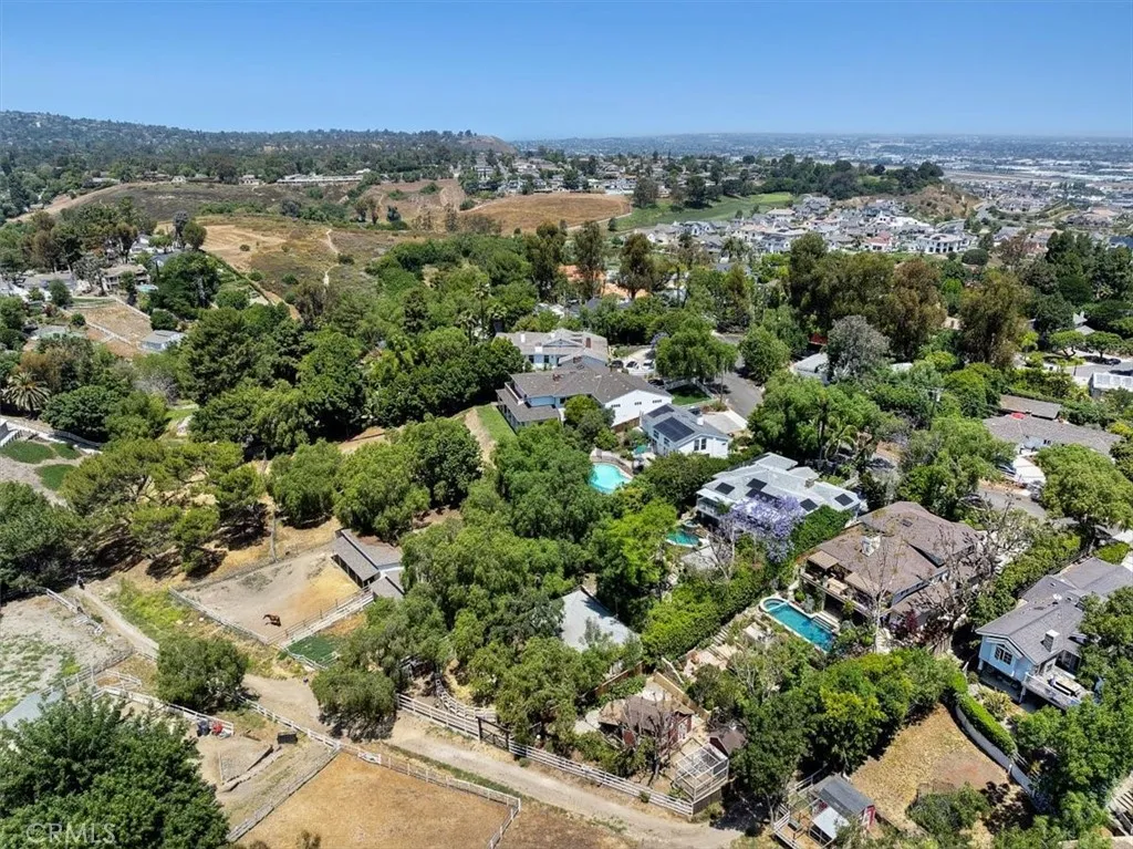 79 Dapplegray Lane, Palos Verdes Estates, California 90274 home-pic-47