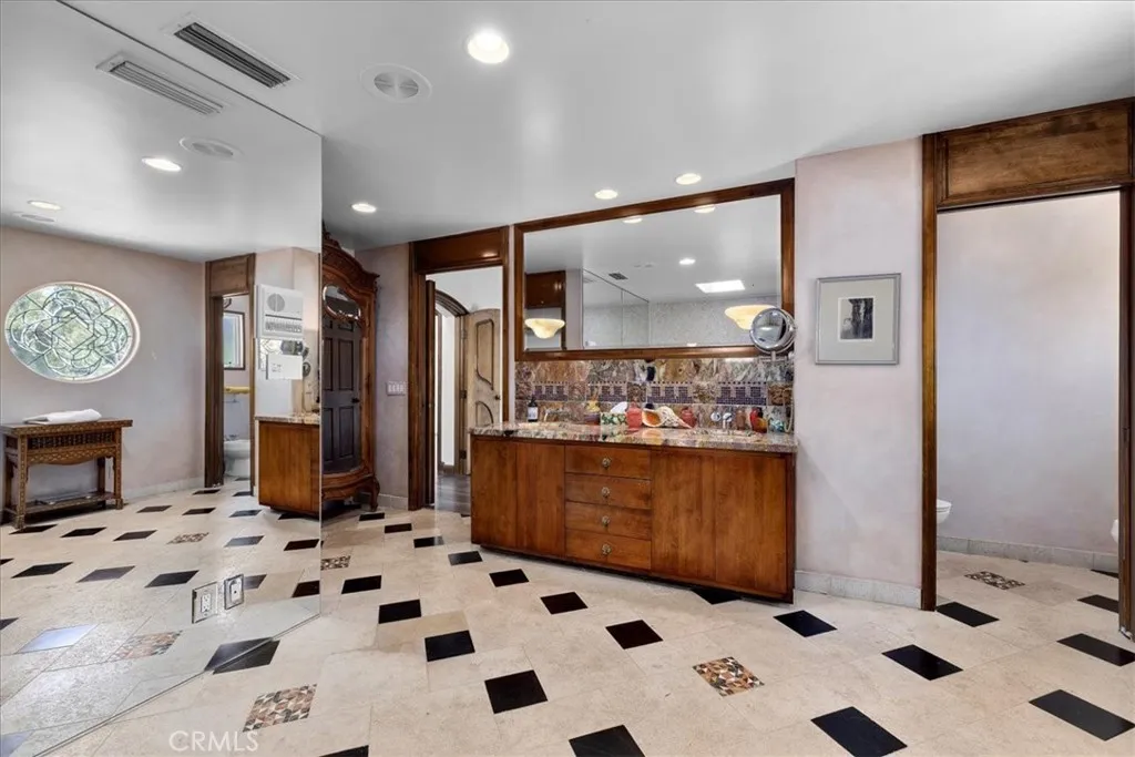 79 Dapplegray Lane, Palos Verdes Estates, California 90274 home-pic-10