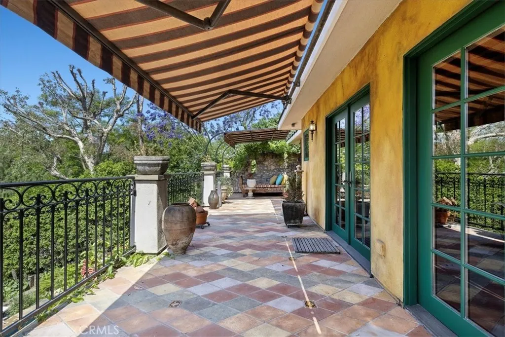 79 Dapplegray Lane, Palos Verdes Estates, California 90274 home-pic-11