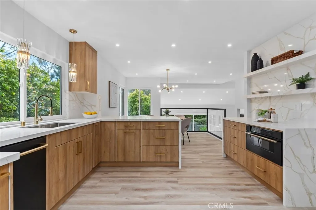 1 Rainbow, Irvine, California 92603 home-pic-14