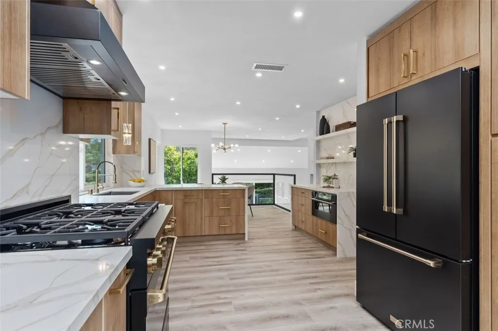 1 Rainbow, Irvine, California 92603 home-pic-3
