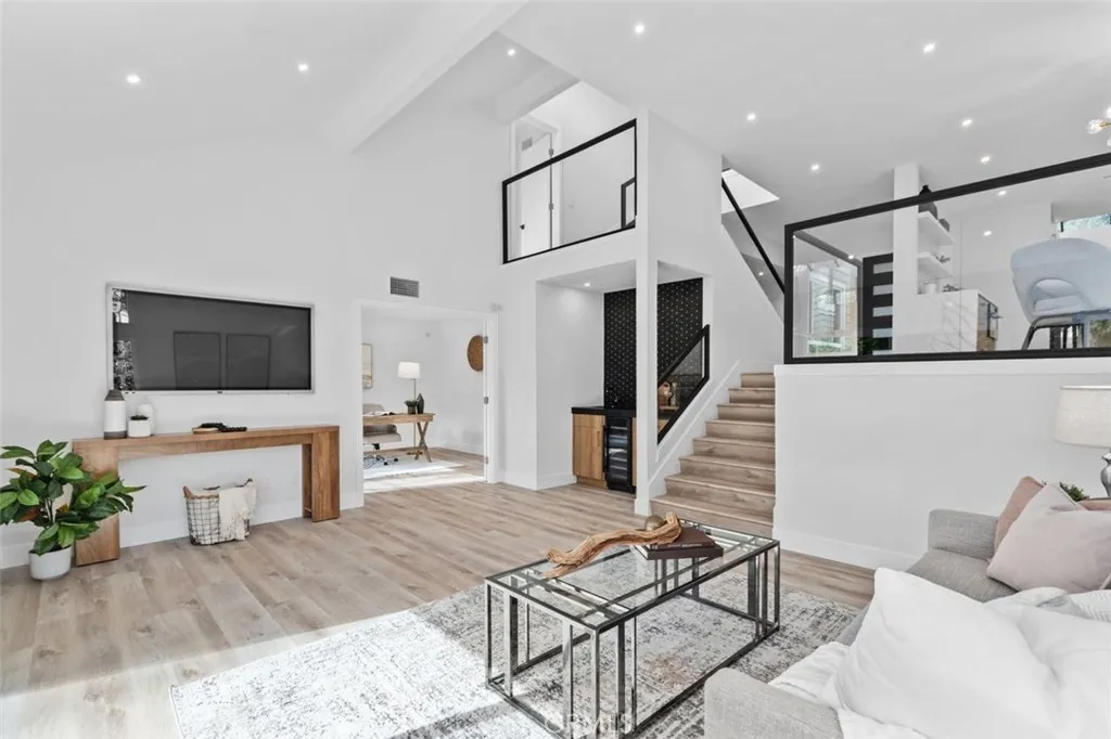1 Rainbow, Irvine, California 92603 home-pic-19