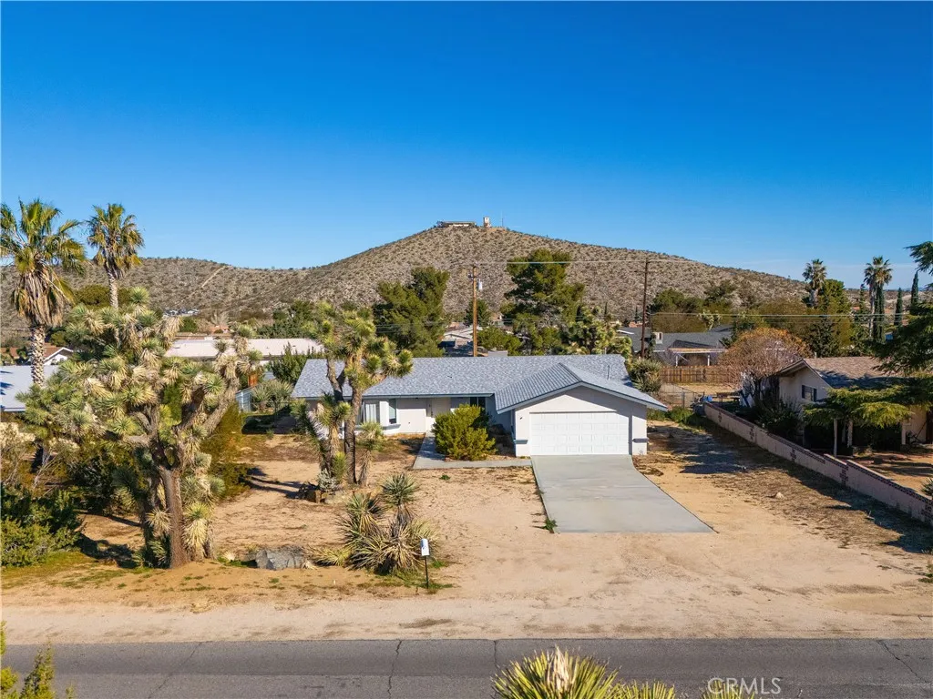 57826 Joshua, Yucca Valley, California 92284 home-pic-37