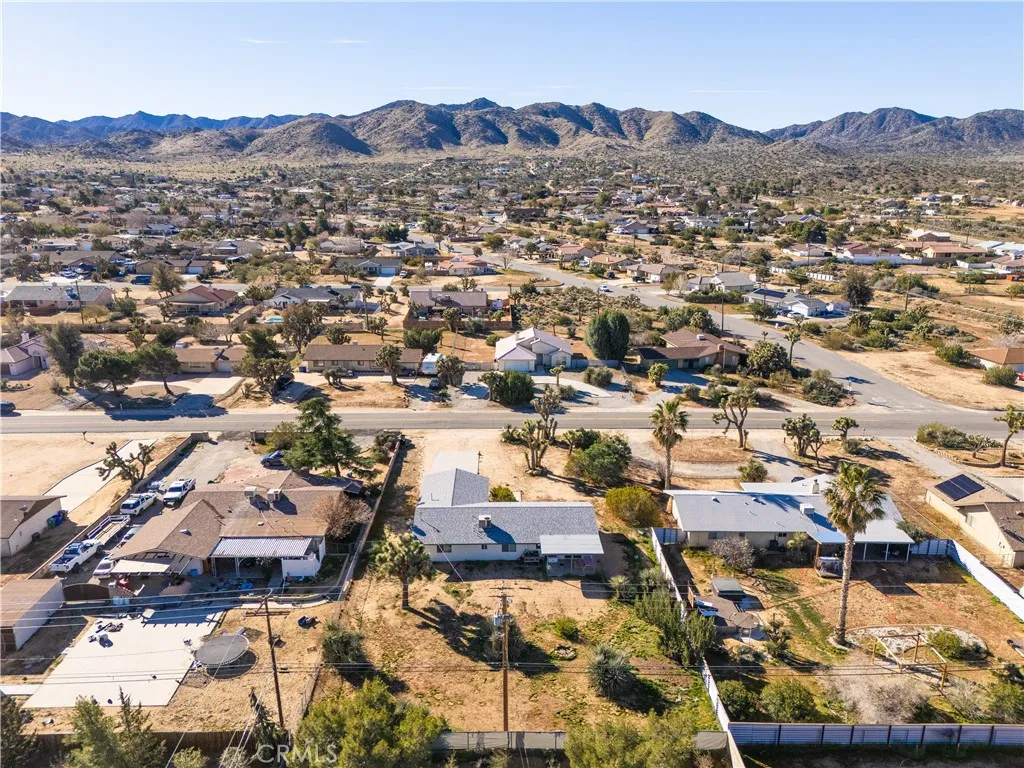 57826 Joshua, Yucca Valley, California 92284 home-pic-39