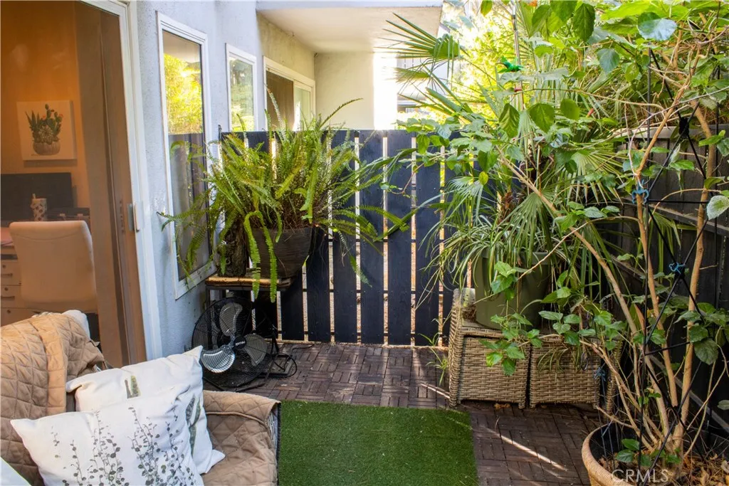 18645 Hatteras 186, Tarzana, California 91356 home-pic-23
