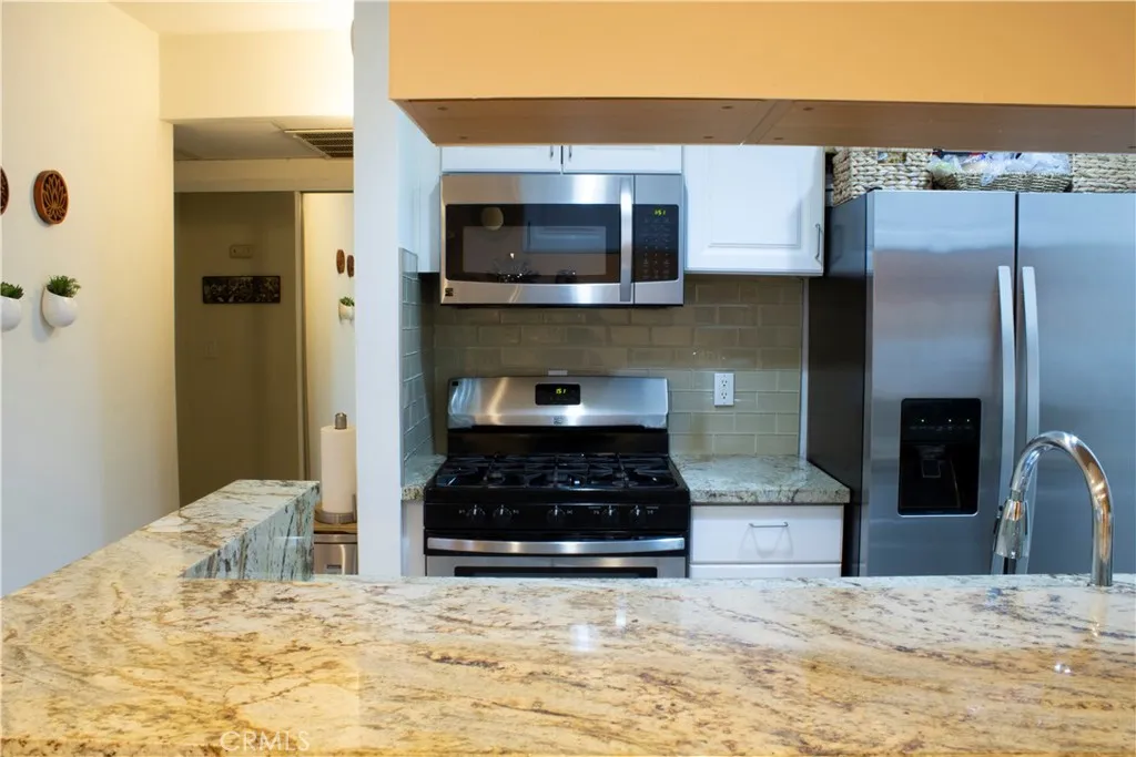 18645 Hatteras 186, Tarzana, California 91356 home-pic-10