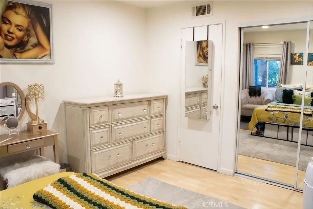 18645 Hatteras 186, Tarzana, California 91356 home-pic-18