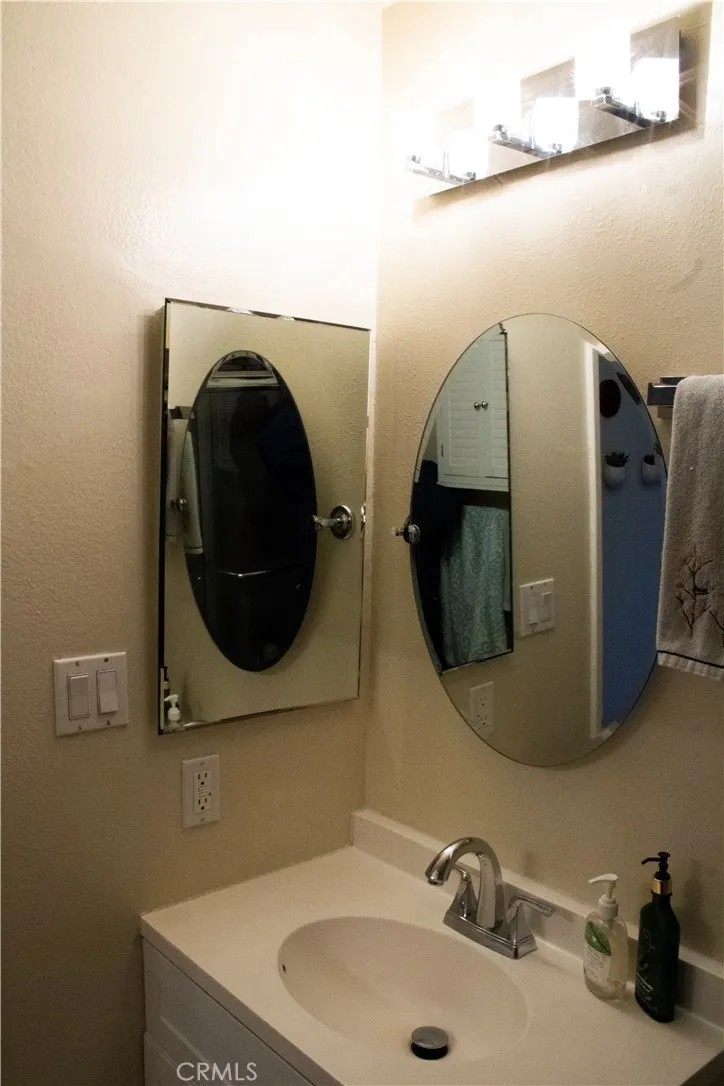 18645 Hatteras 186, Tarzana, California 91356 home-pic-21