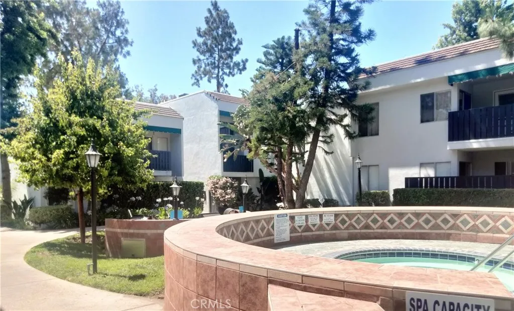 18645 Hatteras 186, Tarzana, California 91356 home-pic-2