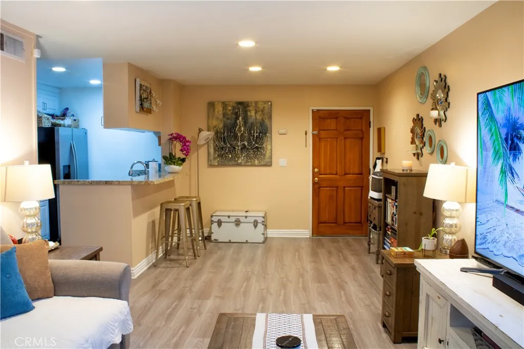 18645 Hatteras 186, Tarzana, California 91356 home-pic-5