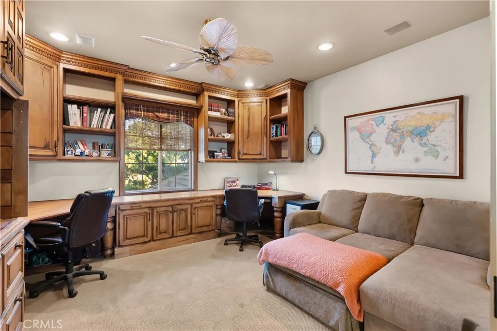 72 Victoria, Newport Beach, California 92660 home-pic-19