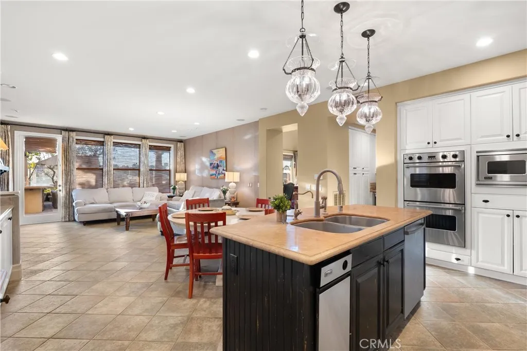 72 Victoria, Newport Beach, California 92660 home-pic-12