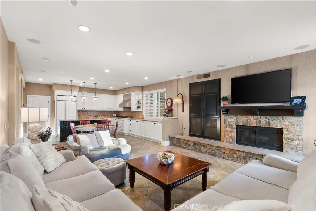 72 Victoria, Newport Beach, California 92660 home-pic-14