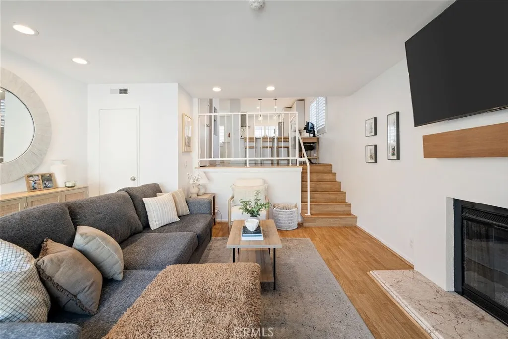 2118 Grant 1, Redondo Beach, California 90278 home-pic-10