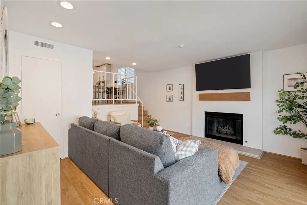 2118 Grant 1, Redondo Beach, California 90278 home-pic-3