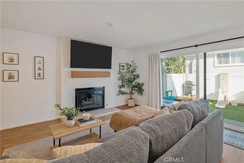 2118 Grant 1, Redondo Beach, California 90278 home-pic-1